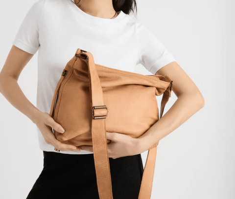 Juju & Co Bags & Wallets Linea Slouchy - Tan